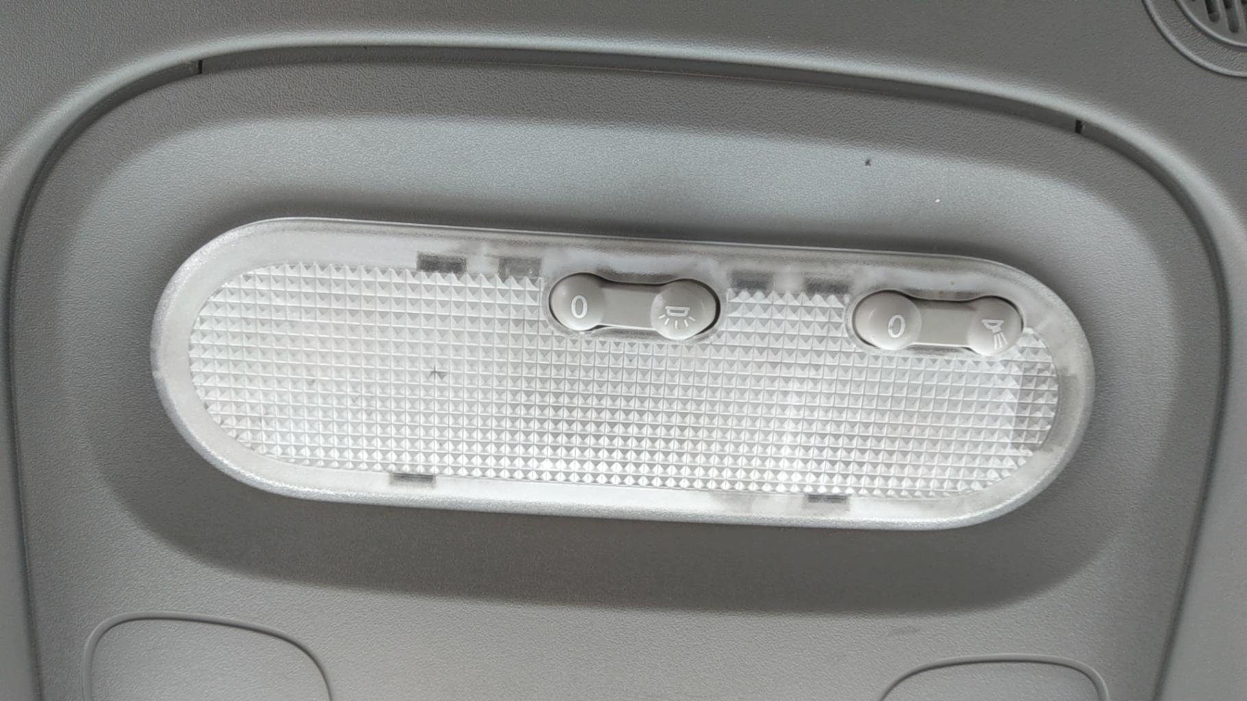 Eclairage de plafonnier RENAULT MASTER 3 PHASE 2 Diesel - 1
