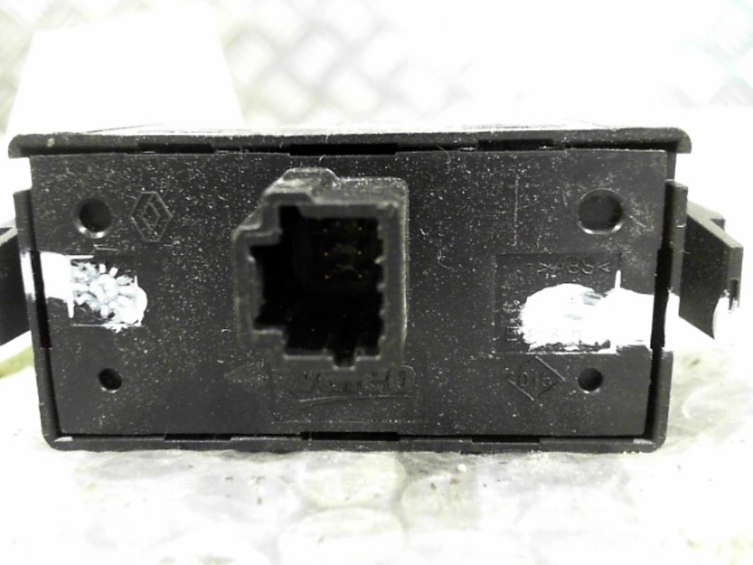 Bouton de warning DACIA SANDERO 2 PHASE 1 Essence - 1