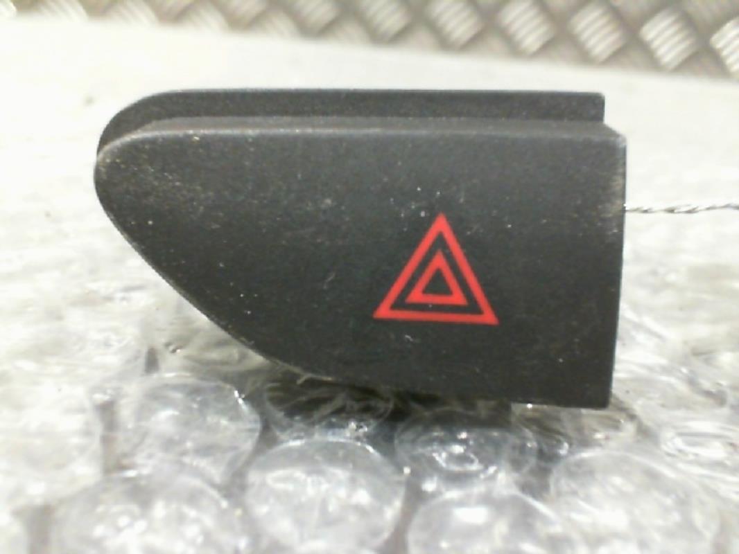 Bouton de warning RENAULT CLIO 4 PHASE 2  - 1