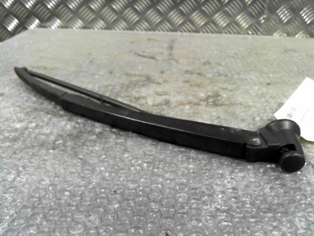 Braccio tergicristallo posteriore VOLKSWAGEN FOX Diésel - 1