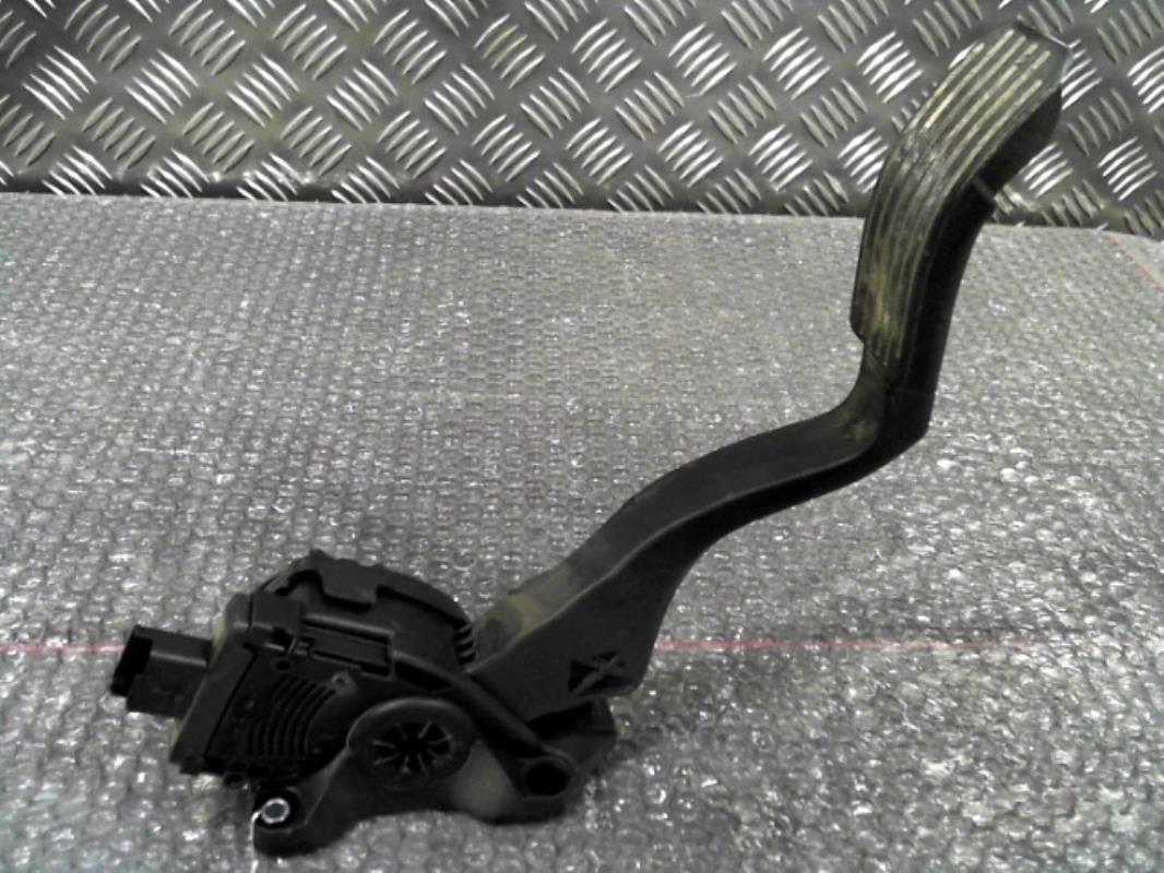 Pedale acceleratore PEUGEOT 308 1 SW PHASE 1 BREAK Diésel - 1