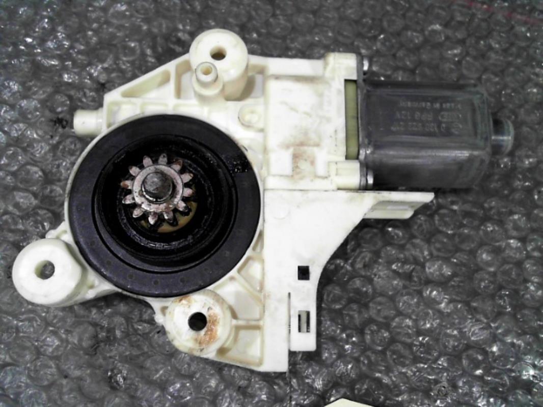 Motore alzacristalli anteriore sinistro FORD FOCUS 2 PHASE 2 BREAK Diésel - 1