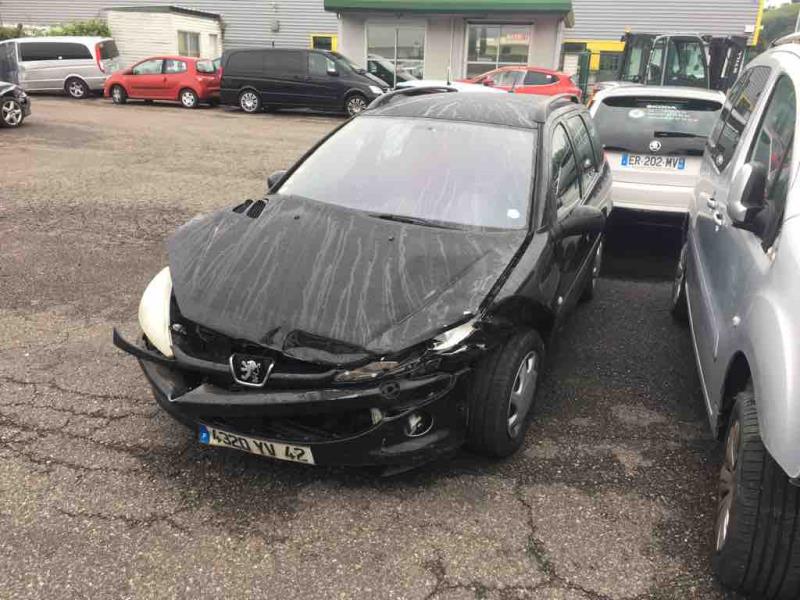 Aggancio cintura sicurezza posteriore destro PEUGEOT 206 PHASE 1 BREAK Diésel - 1