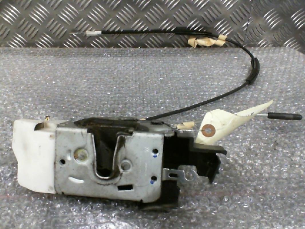 Serrure avant droit VOLKSWAGEN FOX Essence - 1