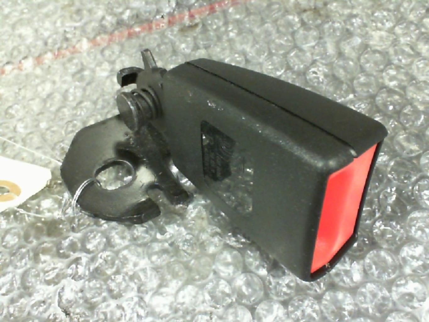 Aggancio cintura sicurezza posteriore destro OPEL CORSA D PHASE 2 Diésel - 1