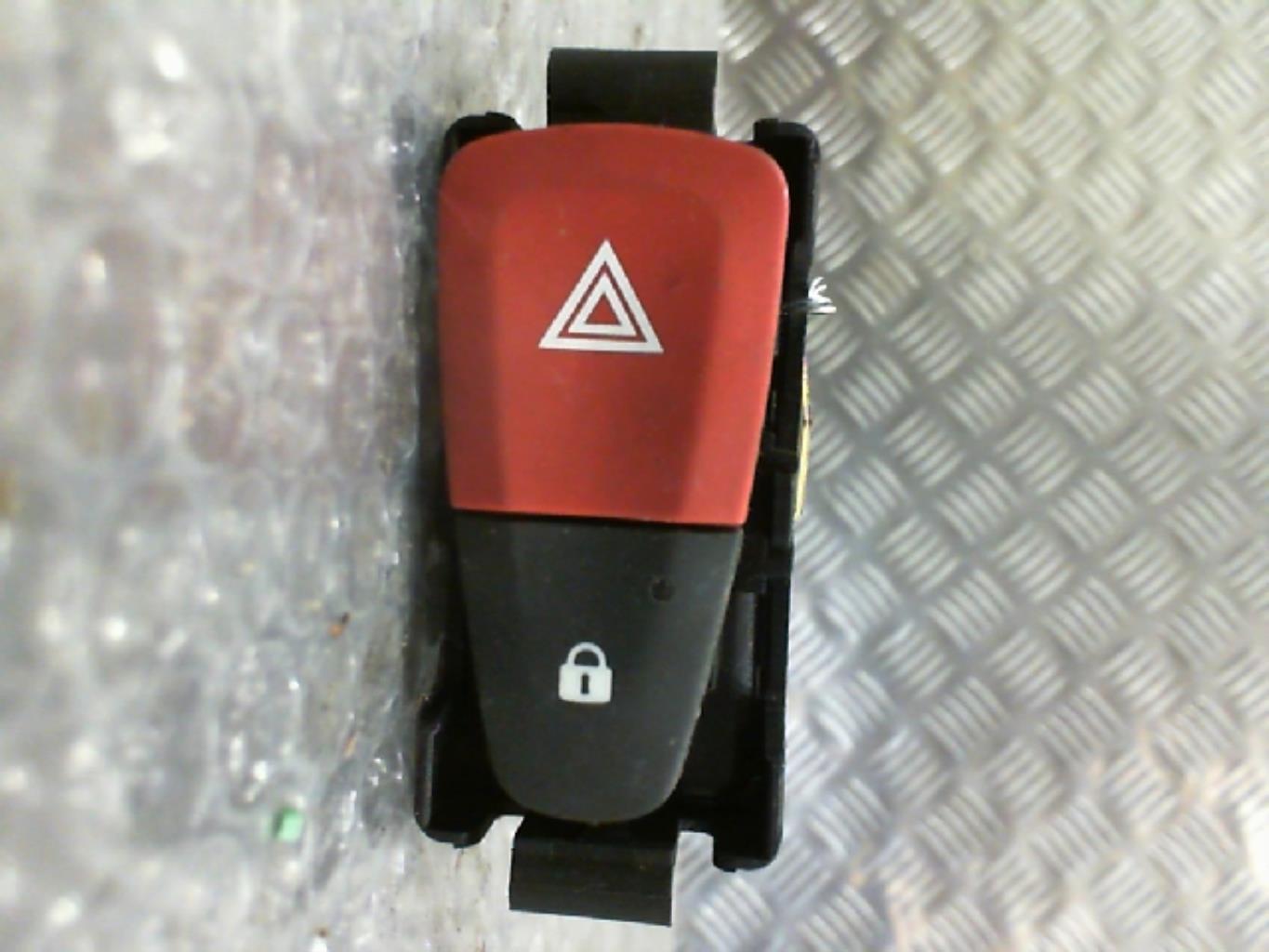 Bouton de warning RENAULT SCENIC 3 PHASE 1 Diesel - 1