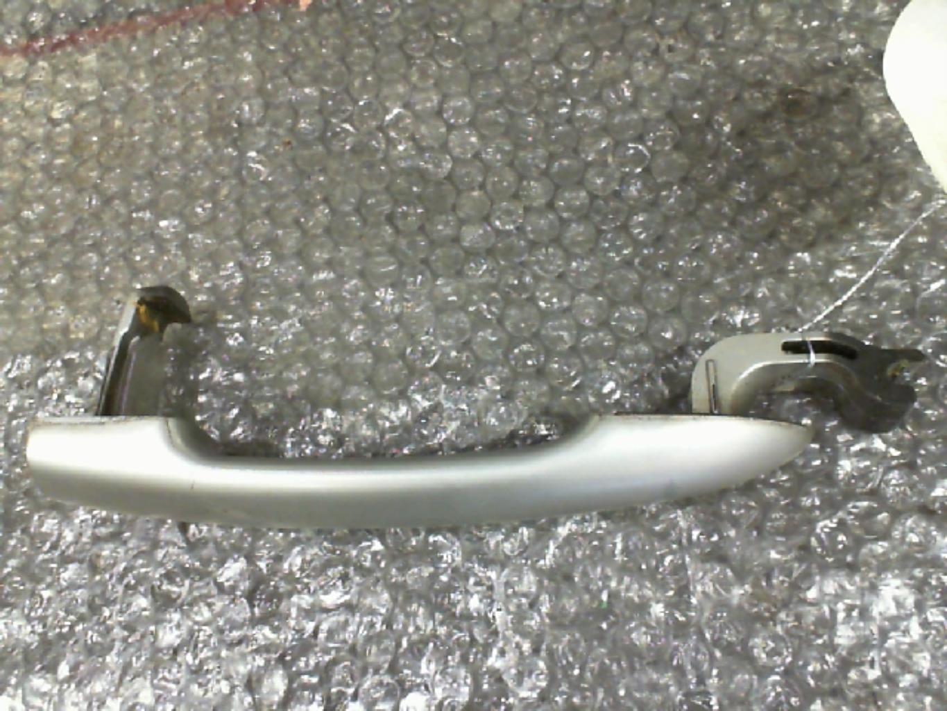 Maniglia portiera posteriore sinistra RENAULT CLIO 3 PHASE 2 Diésel - 1