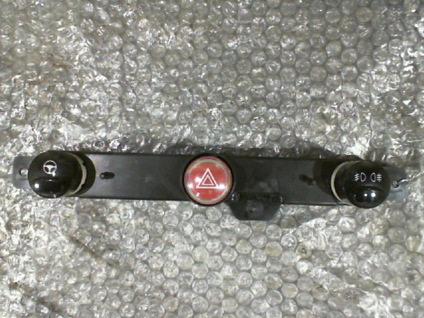 Bouton de warning FIAT 500 2 PHASE 1 Essence - 1