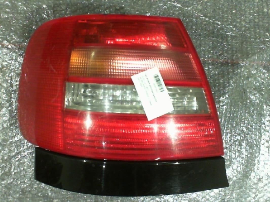 Fanale posteriore principale sinistro (luci) AUDI A4 1 PHASE 2 Diésel - 1