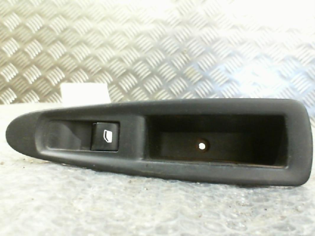 Interruttore lavacristalli posteriore destro CITROEN C4 1 PHASE 1 Gris Fer (EZW) Diésel - 1