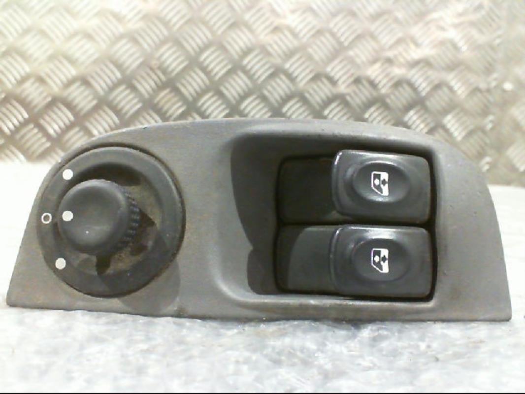 Interruptor de elevalunas RENAULT MEGANE 1 BREAK Diésel - 1