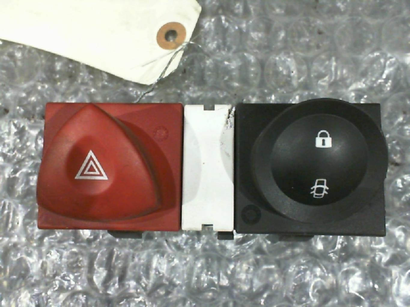 Bouton de warning RENAULT MEGANE 2 PHASE 1 Essence - 1