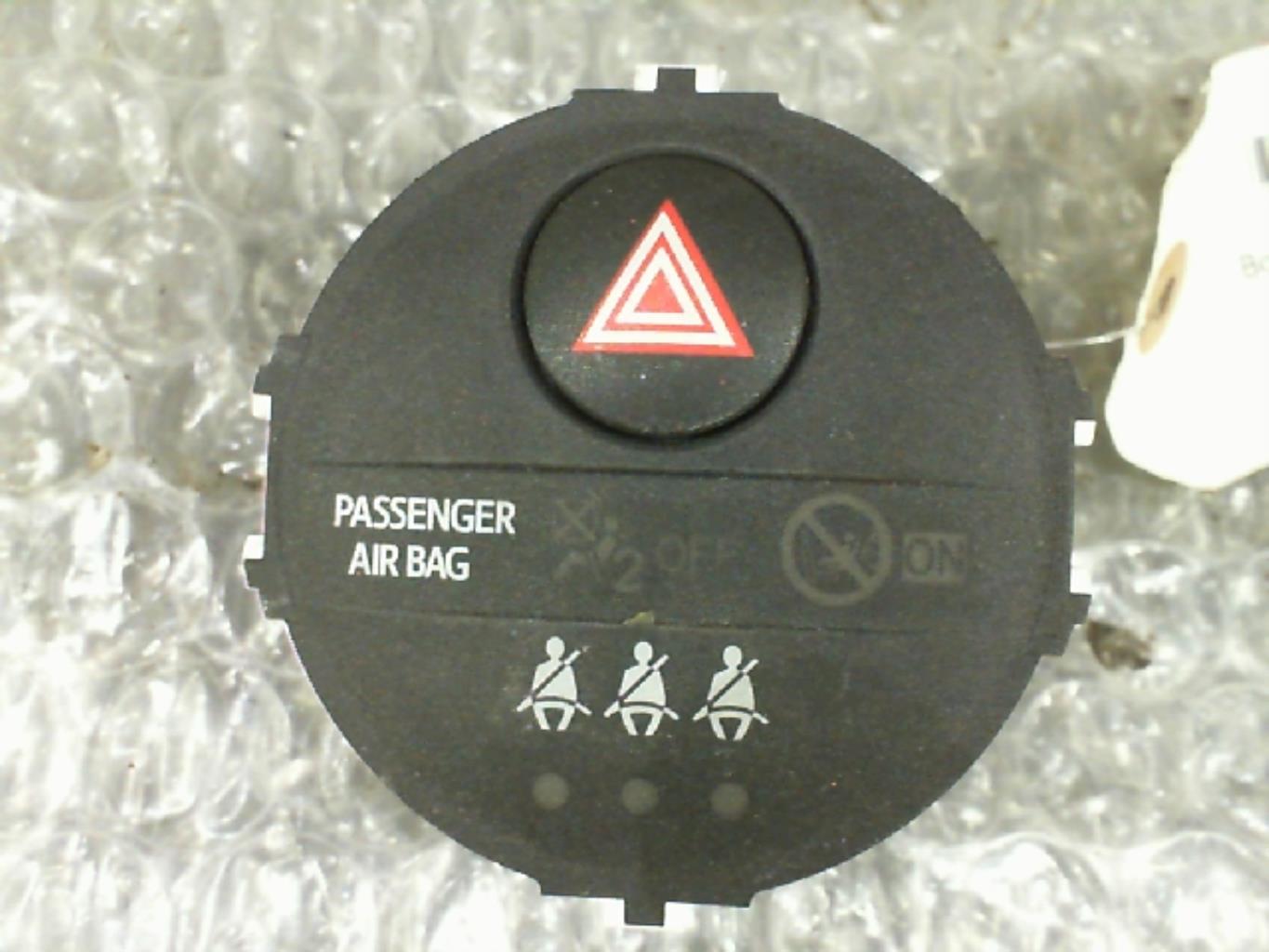 Interruttore luci emergenza TOYOTA YARIS 3 PHASE 1 Gasolina - 1