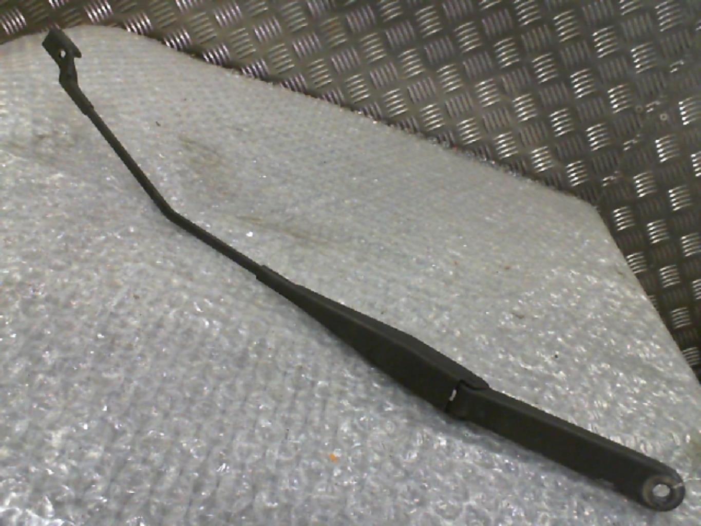 Braccio tergicristallo anteriore destro FORD FIESTA 6 PHASE 1 Diésel - 1