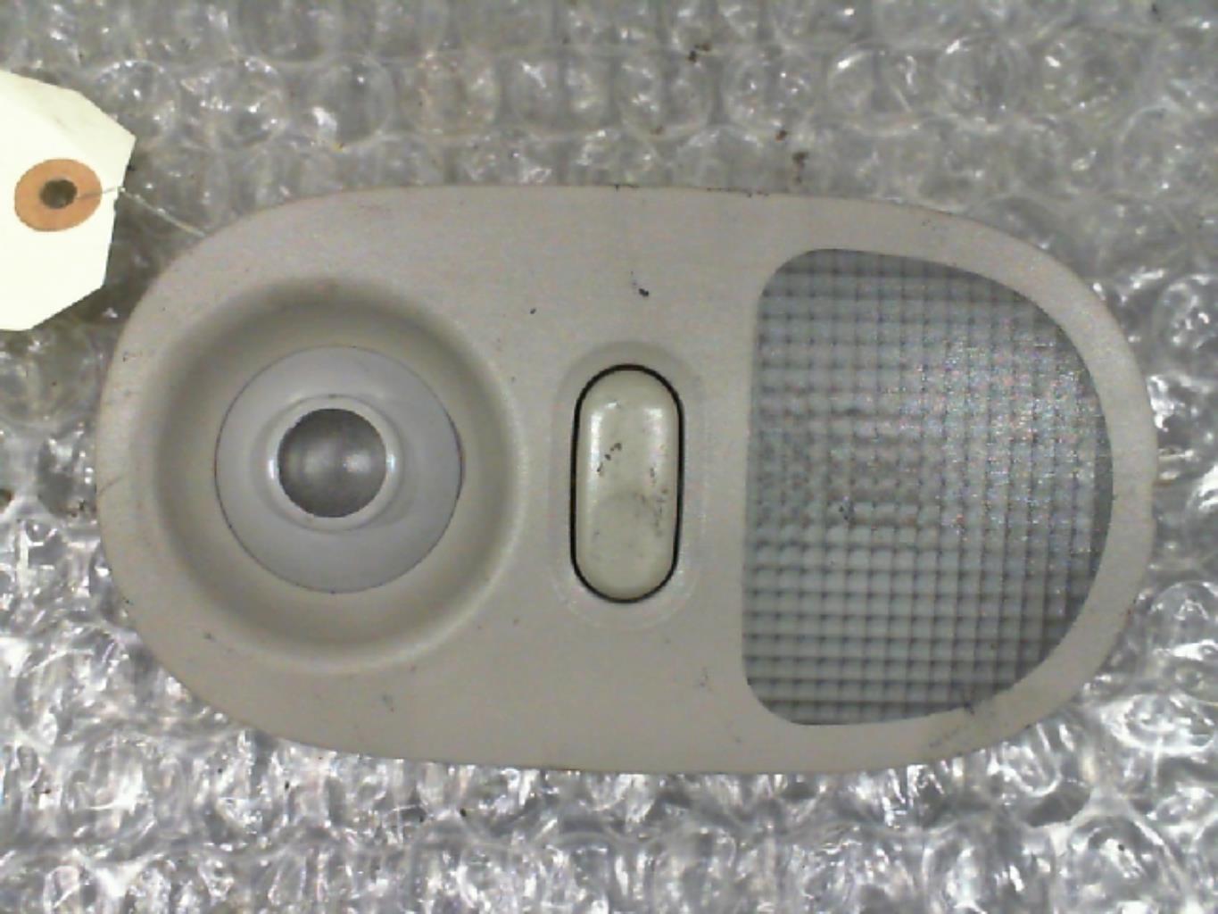 Eclairage de plafonnier RENAULT CLIO 2 PHASE 1 Essence - 1