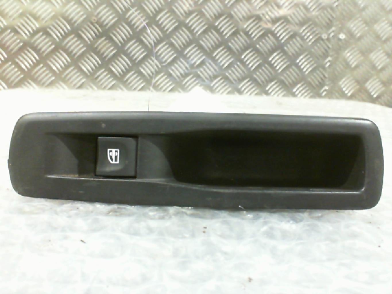 Interruttore lavacristalli posteriore destro RENAULT LAGUNA 3 PHASE 1 Diésel - 1