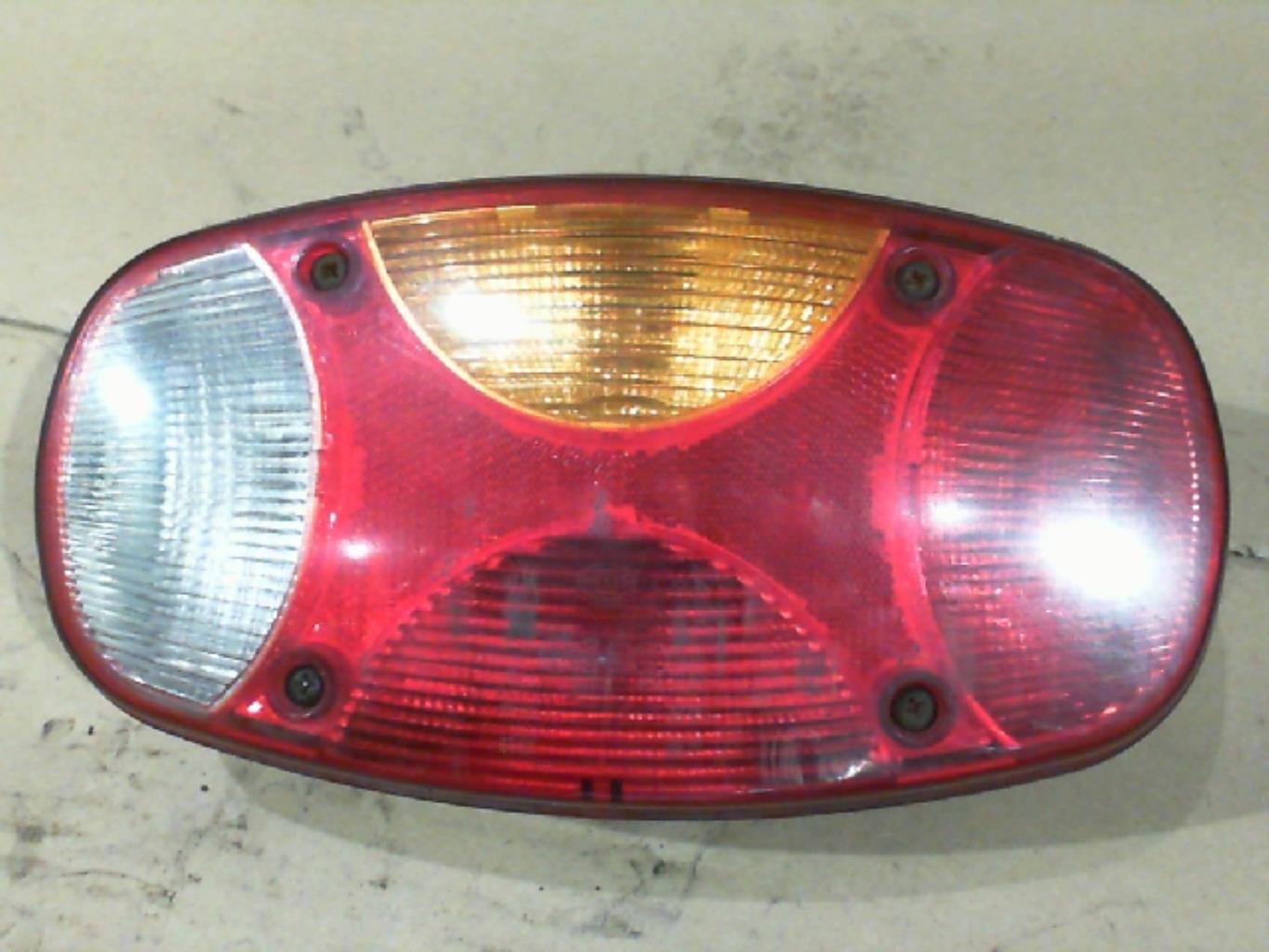 Fanale posteriore principale destro (luci) VOLKSWAGEN CRAFTER 1 PHASE 1 Diésel - 1