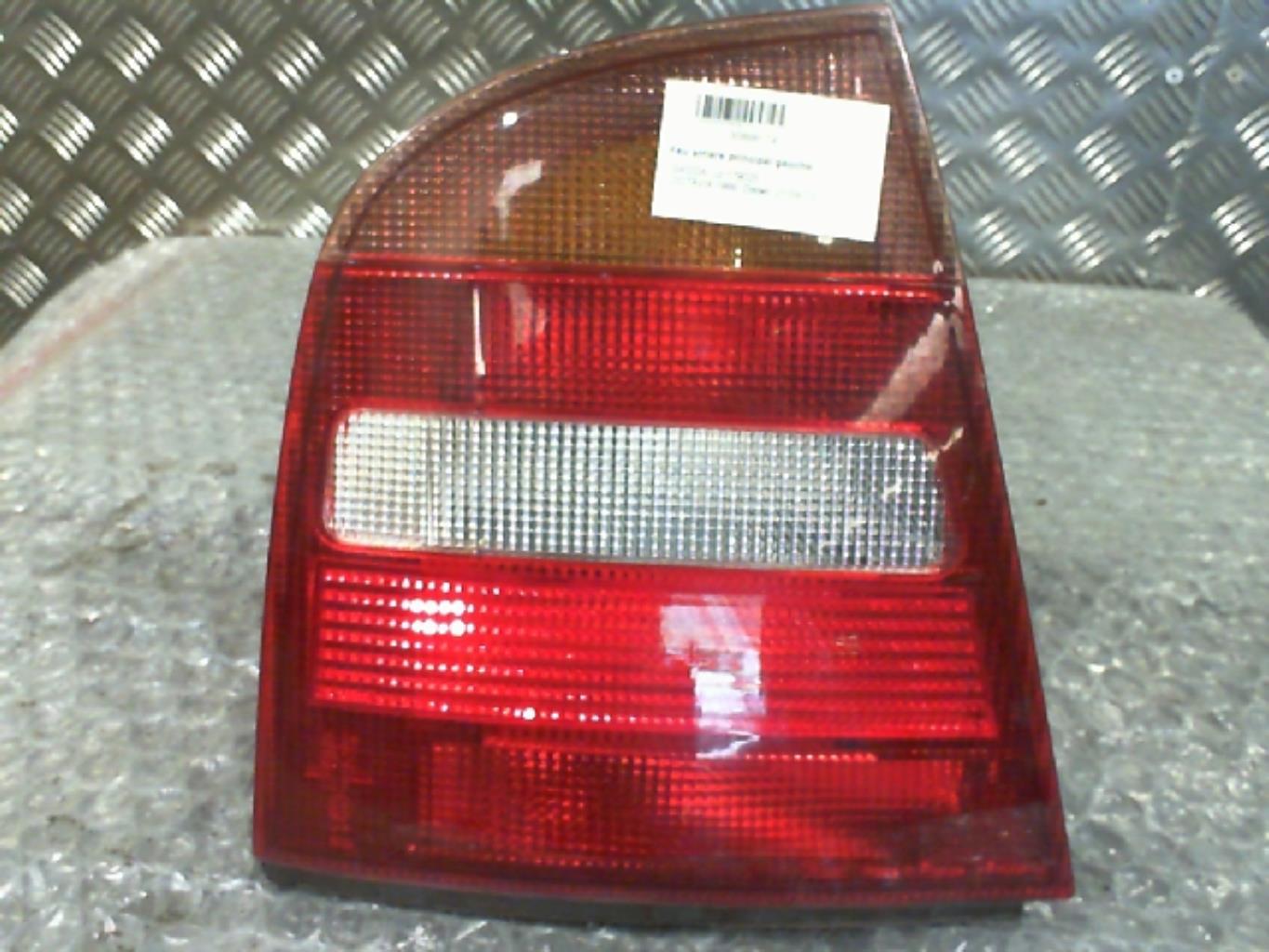 Fanale posteriore principale sinistro (luci) SKODA OCTAVIA 1 PHASE 1 Diésel - 1