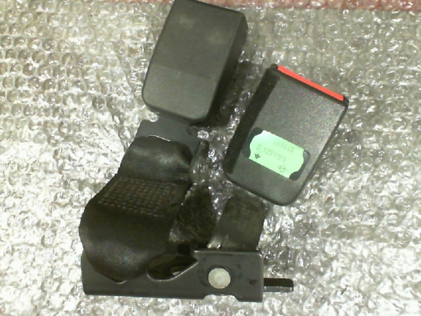 Aggancio cintura sicurezza posteriore destro RENAULT LAGUNA 2 PHASE 2 Diésel - 1