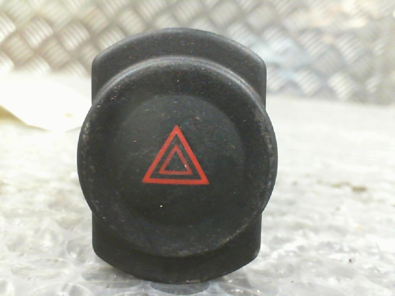 Bouton de warning DACIA SANDERO 1 Essence - 1