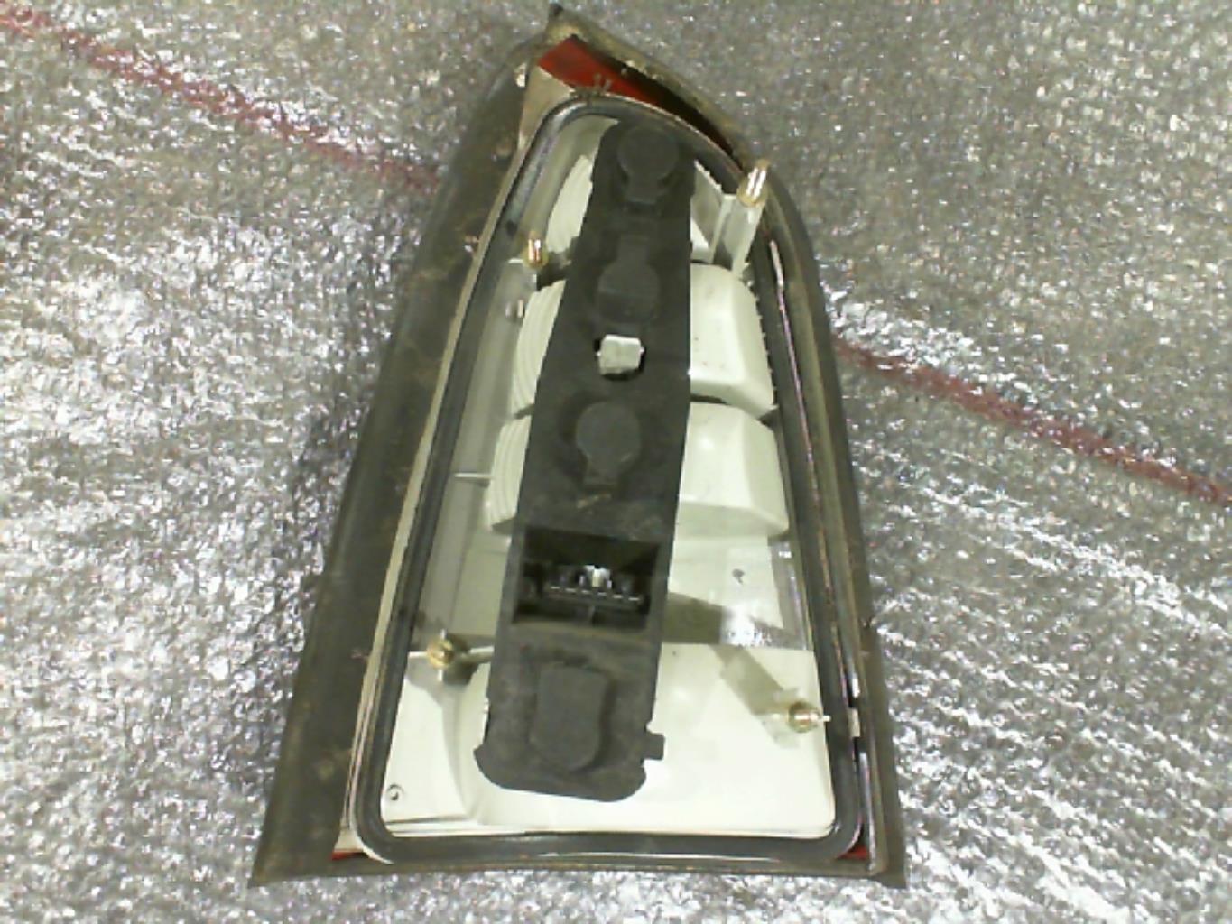 Fanale posteriore principale destro (luci) OPEL VECTRA B PHASE 2 BREAK Diésel - 1