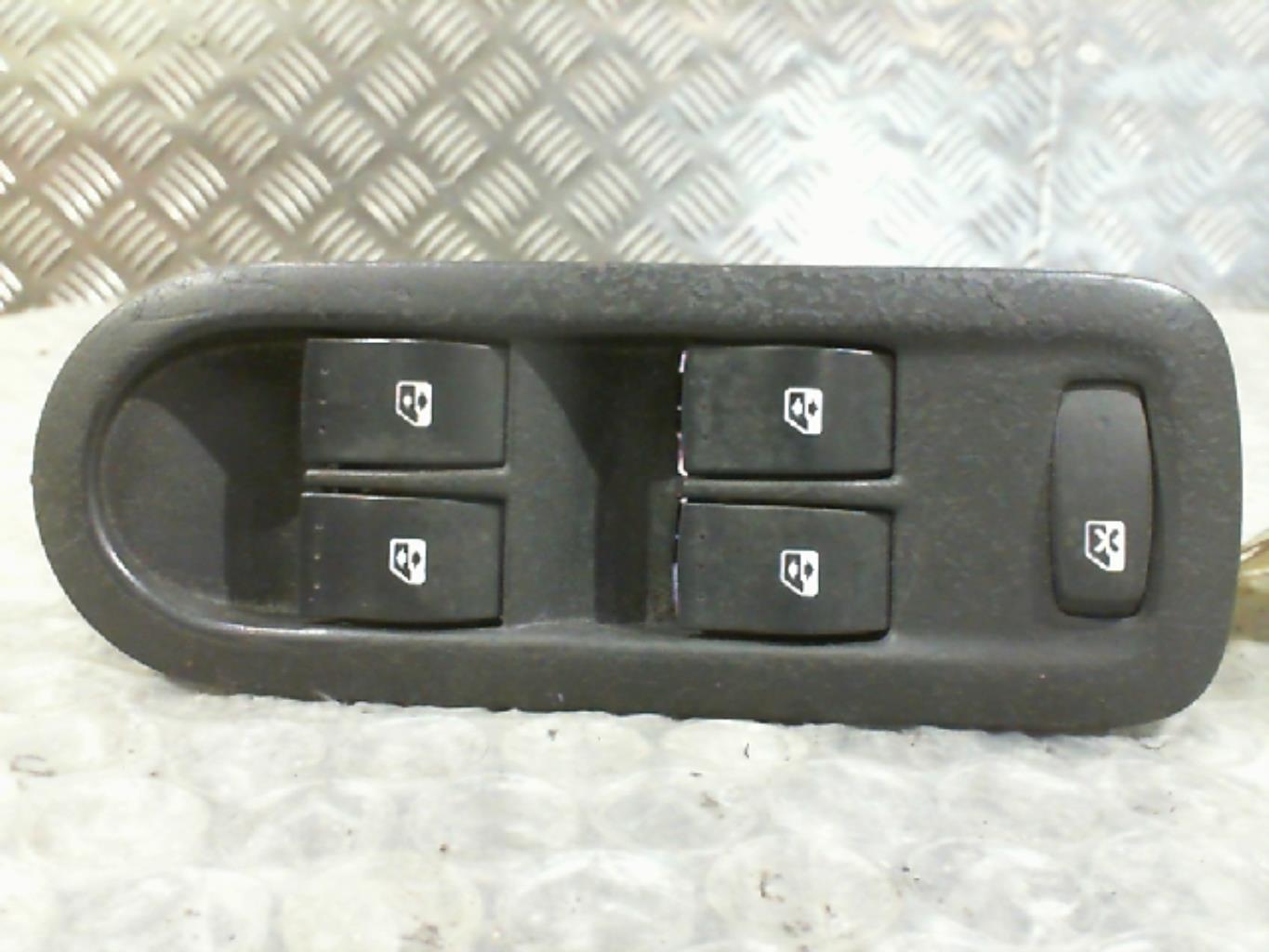 Interrupteur de leve vitre RENAULT MEGANE 2 PHASE 1 BREAK  - 1