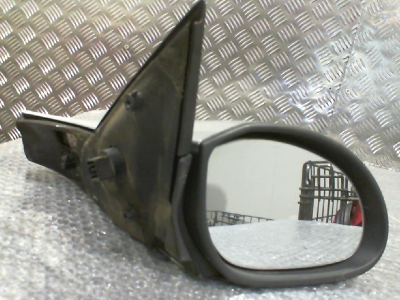 Retrovisor derecho OPEL VECTRA B PHASE 2 BREAK Diésel - 1