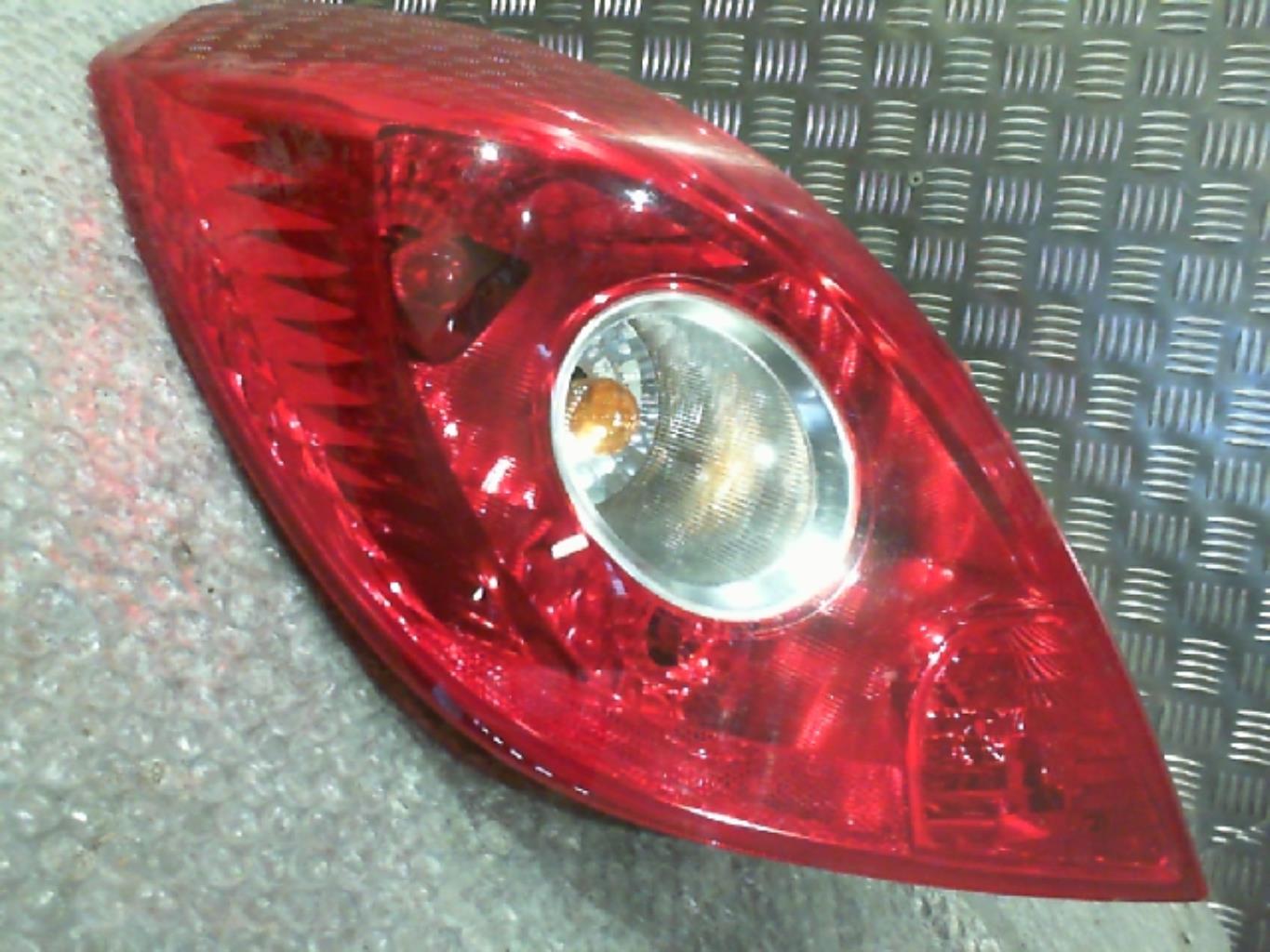 Fanale posteriore principale sinistro (luci) OPEL CORSA D PHASE 2 Gasolina - 1