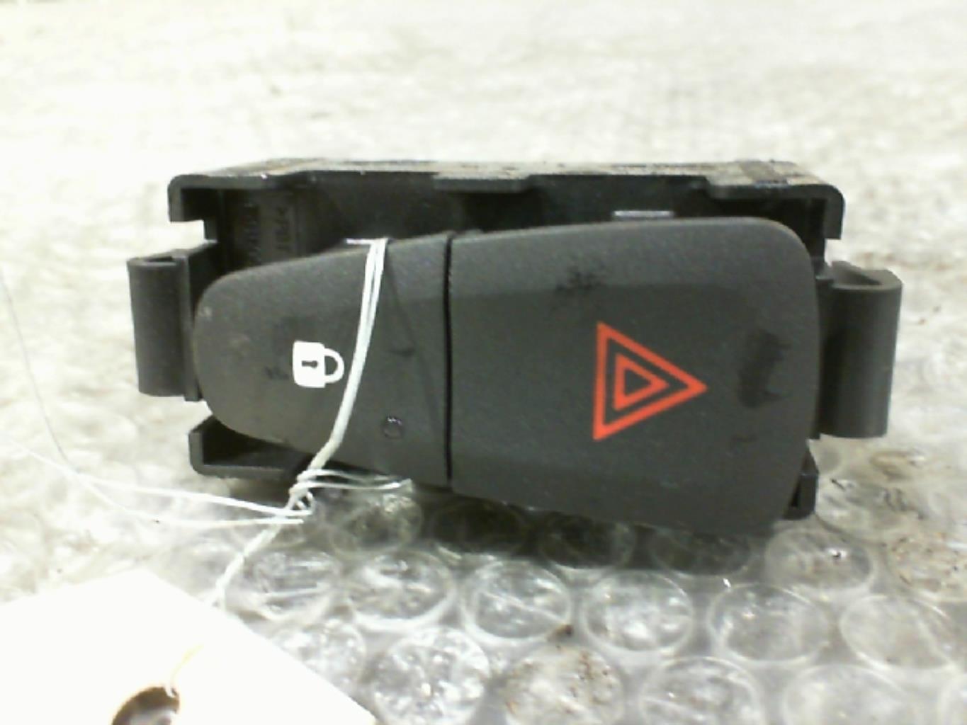 Bouton de warning DACIA SANDERO 2 PHASE 2 Essence - 1
