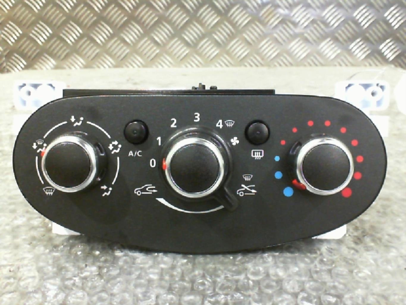 Commande chauffage DACIA SANDERO 2 PHASE 2 Essence - 1