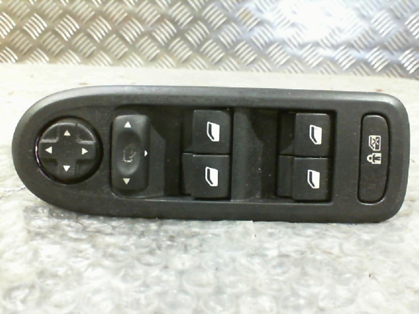 Interrupteur de leve vitre CITROEN C5 2 Diesel - 1