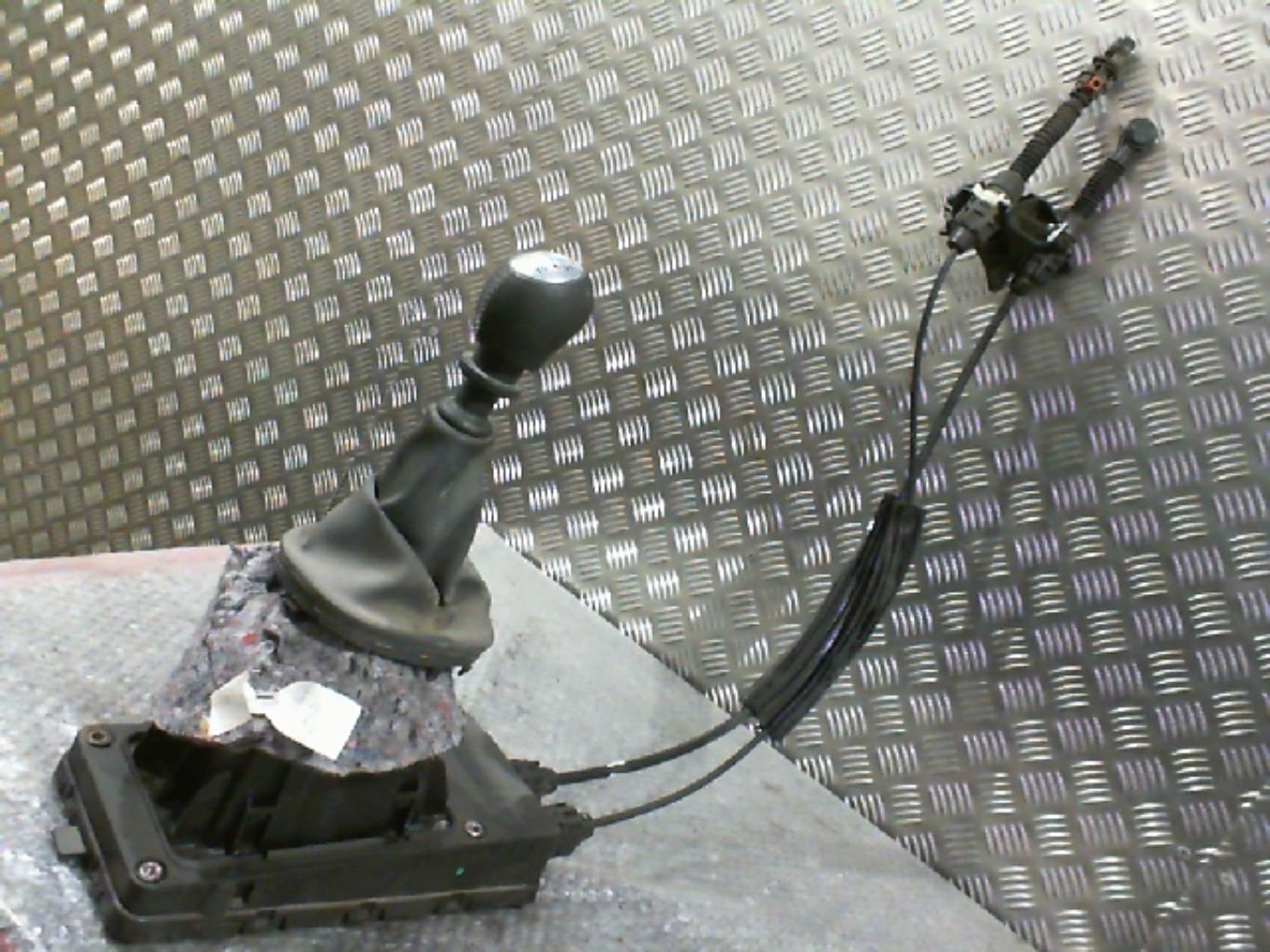 Levier de vitesses DACIA DUSTER 1 PHASE 2 Essence - 1