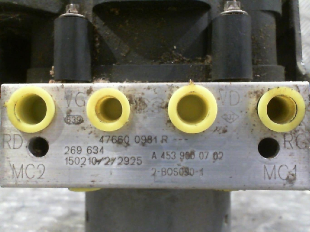 Blocco ABS (antibloccaggio freni) RENAULT TWINGO 3 PHASE 1 Gasolina - 1