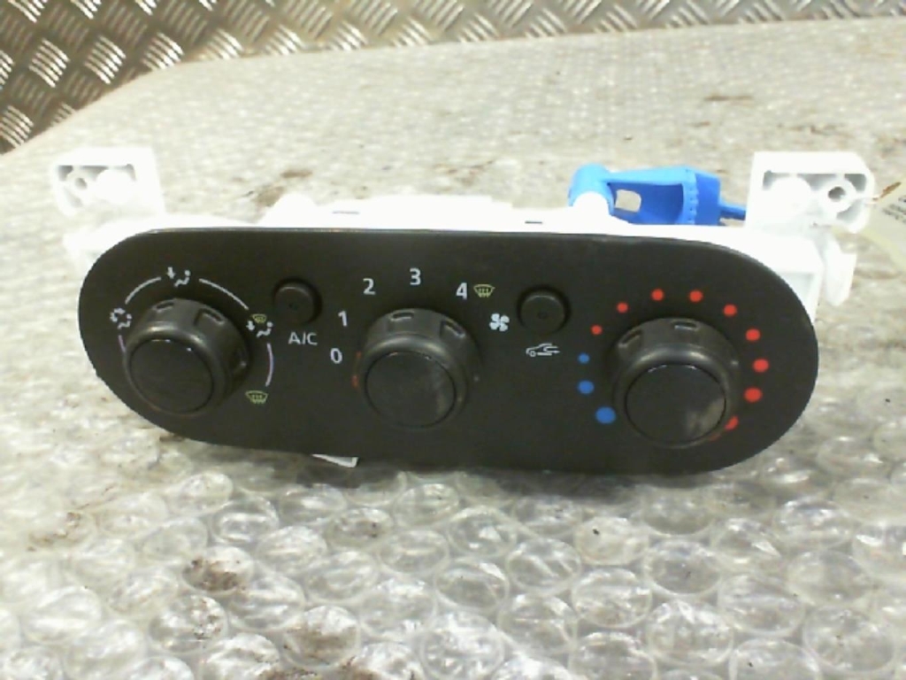 Commande chauffage RENAULT TRAFIC 3 Diesel - 1