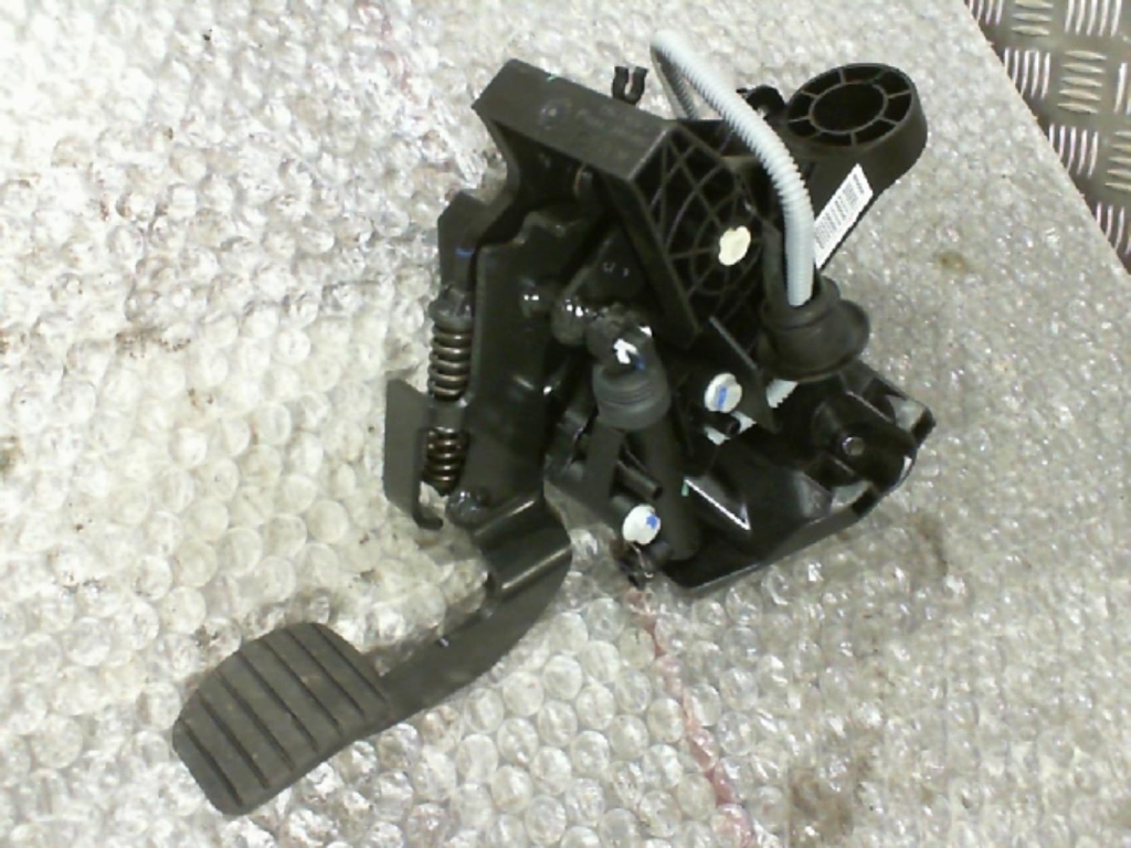 Pedale d'embrayage RENAULT TRAFIC 3 Diesel - 1