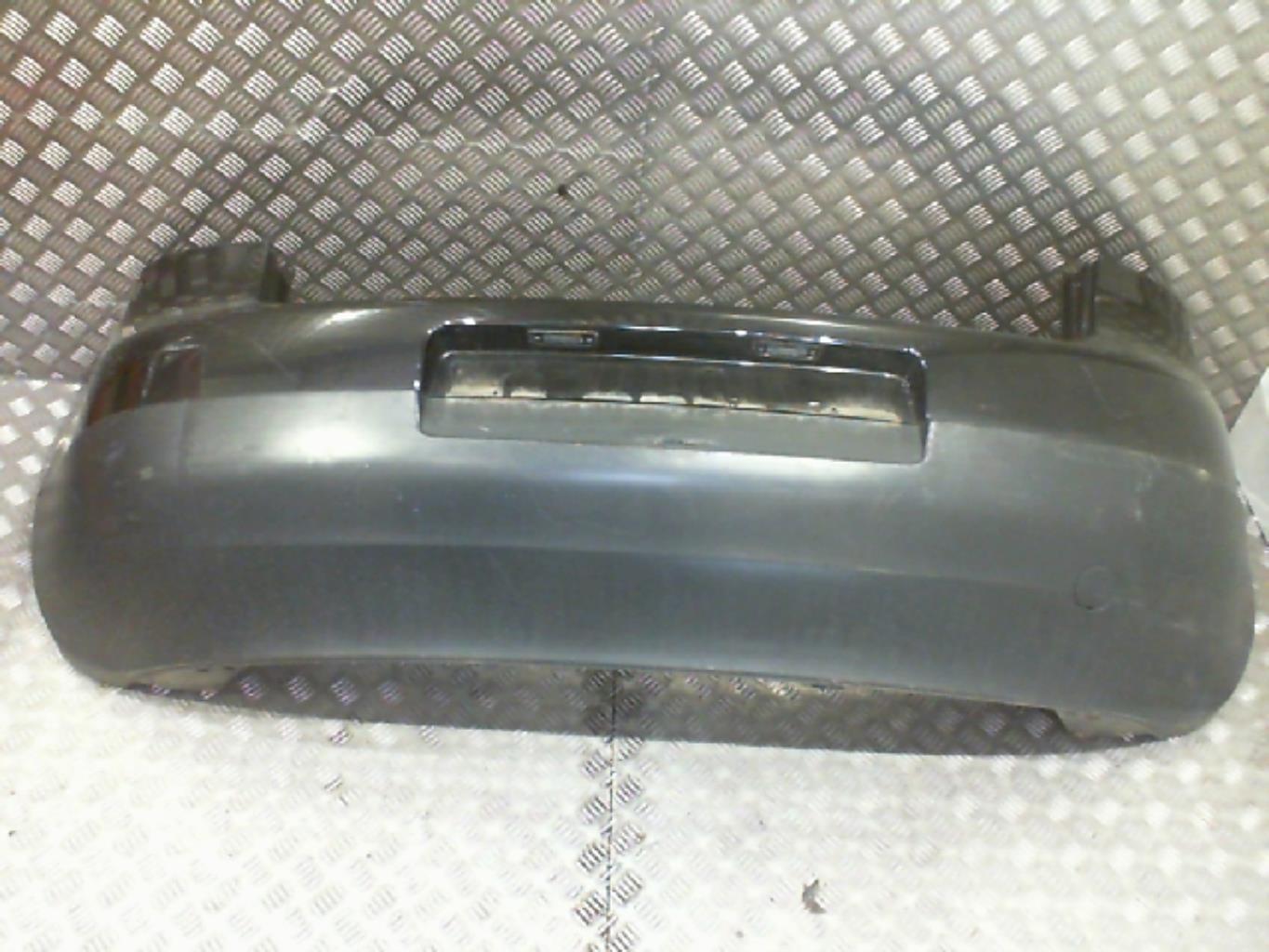 Pare choc arriere VOLKSWAGEN GOLF 5 Essence - 1