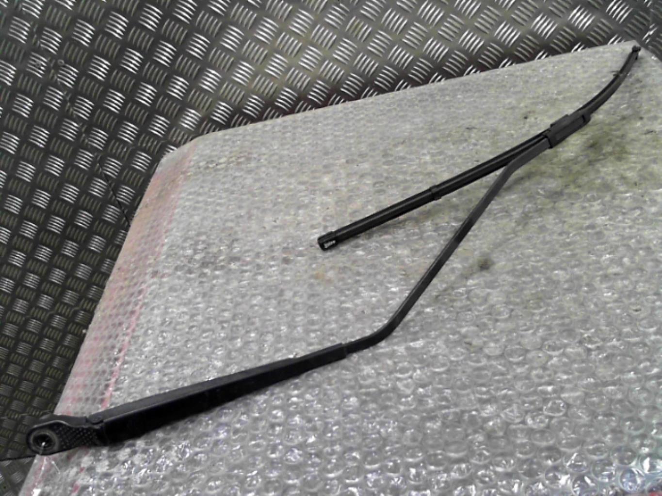 Braccio tergicristallo anteriore destro RENAULT SCENIC 3 PHASE 1 Diésel - 1