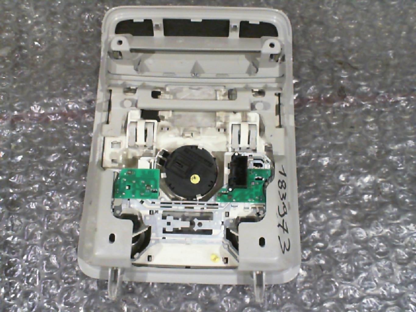 Eclairage de plafonnier VOLKSWAGEN PASSAT 5 CC COUPE Diesel - 1