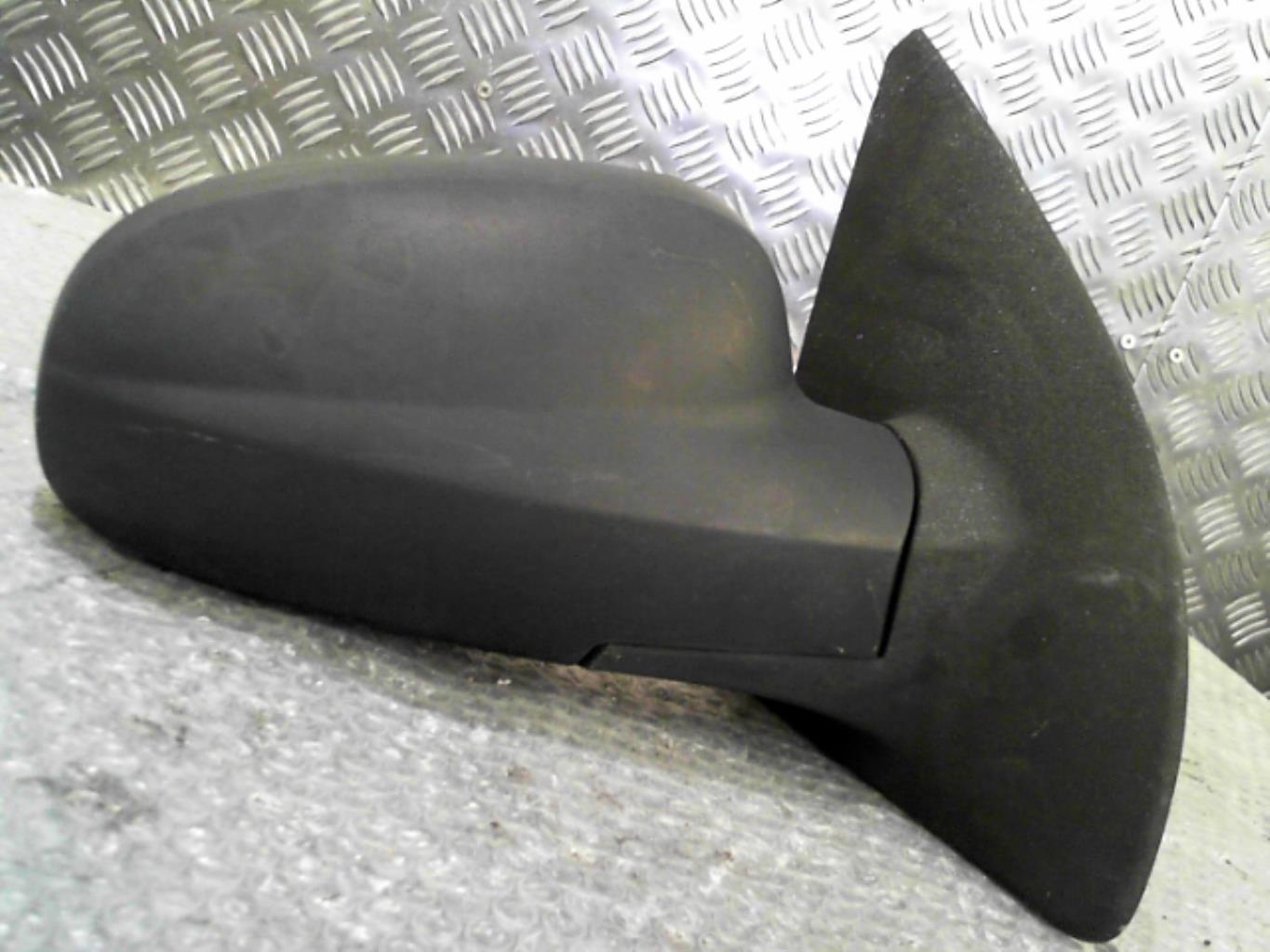 Retrovisor derecho CHEVROLET AVEO 1 Gasolina - 1
