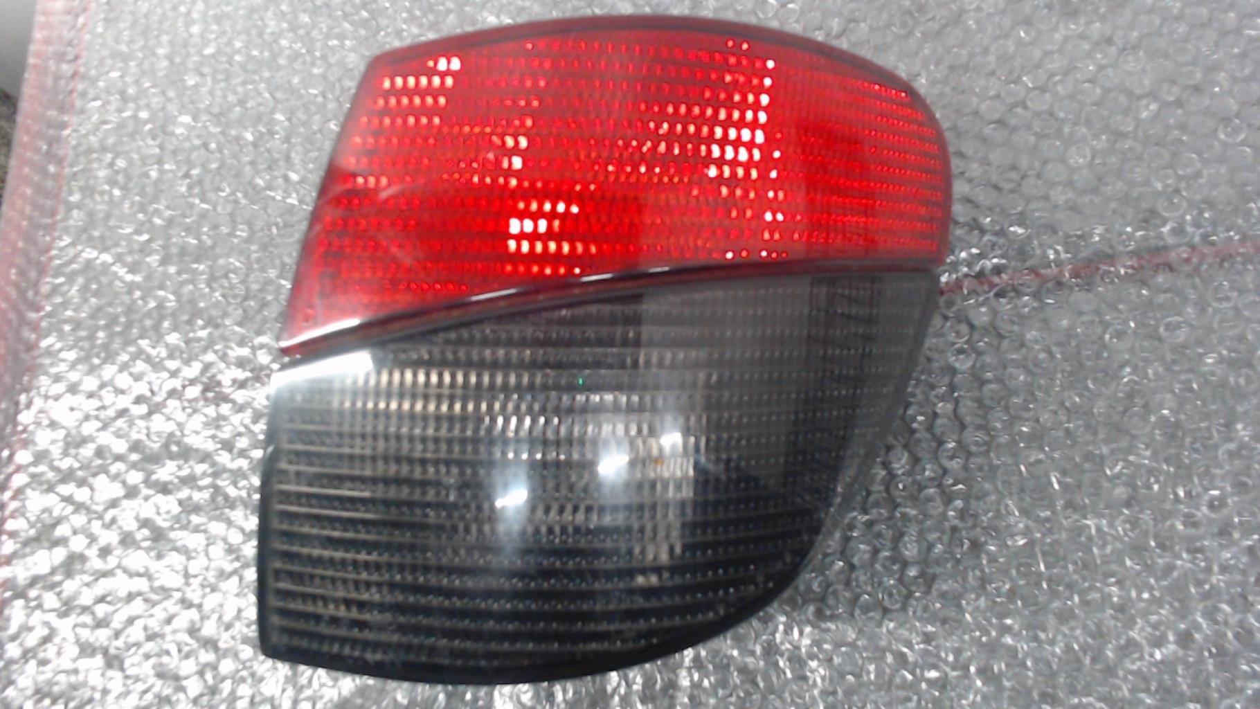 Fanale posteriore principale destro (luci) PEUGEOT 406 PHASE 2 BREAK Diésel - 1