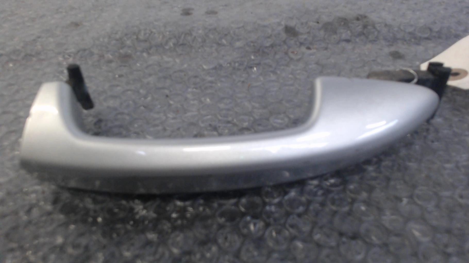Maniglia portiera posteriore destra VOLKSWAGEN PASSAT 5 Diésel - 1