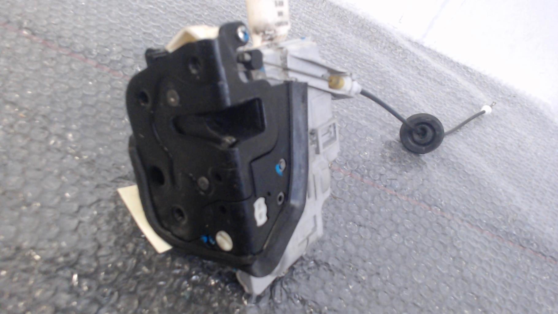 Serrure avant droit AUDI A4 2 AVANT PHASE 2 BREAK Diesel - 1