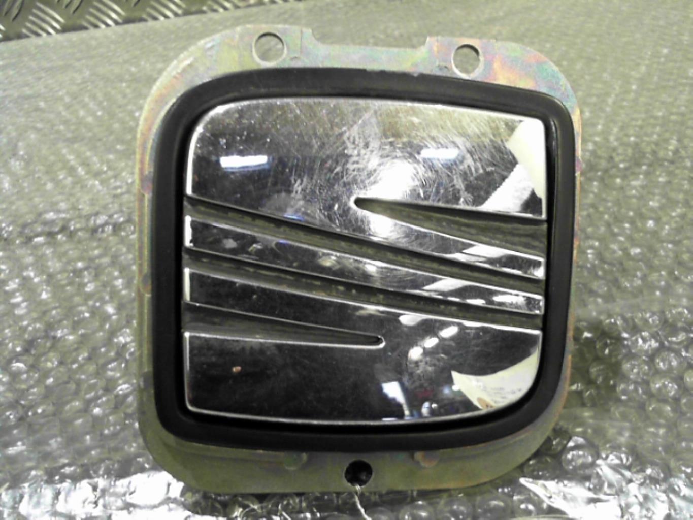 Bouton de coffre SEAT IBIZA 2 PHASE 3 Diesel - 1