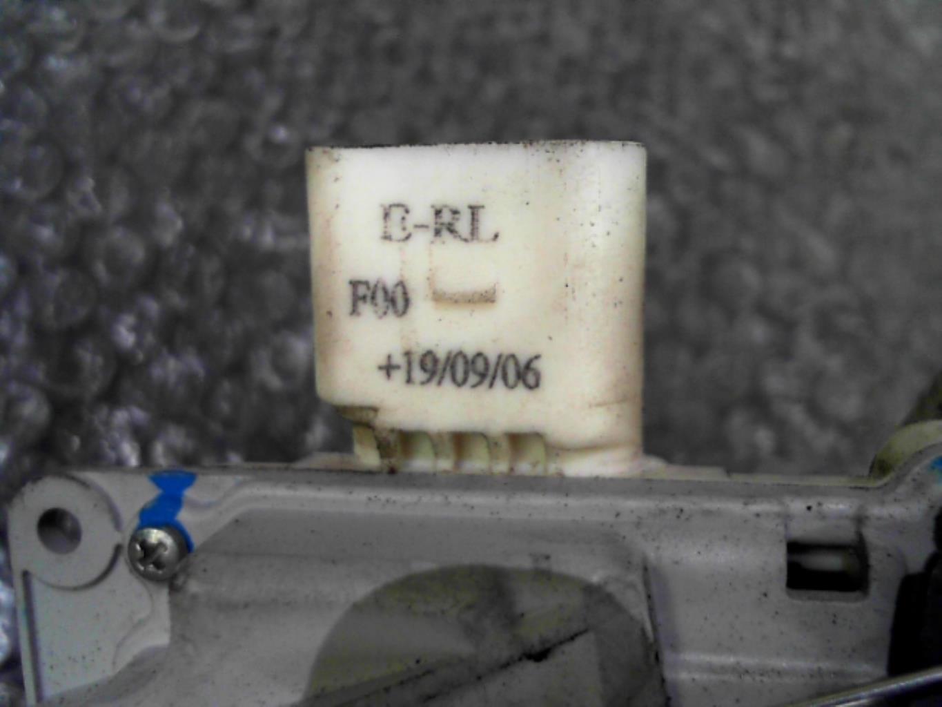 Serrure arriere gauche AUDI A4 2 PHASE 2 Diesel - 1