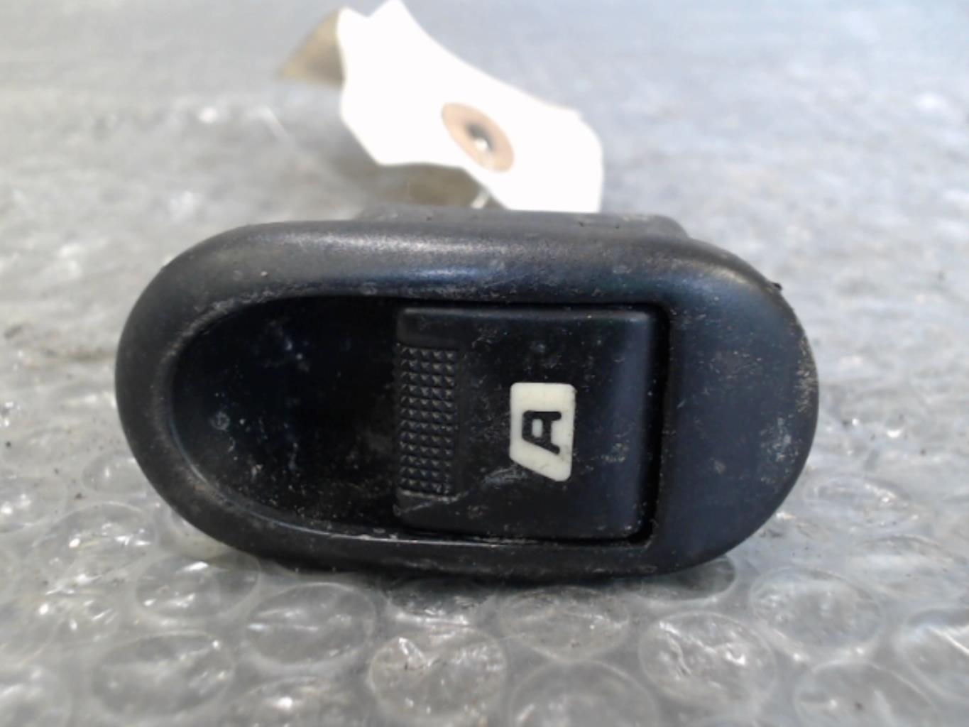 Interruttore lavacristalli anteriore destro CITROEN C3 PLURIEL PHASE 1 CABRIOLET Diésel - 1