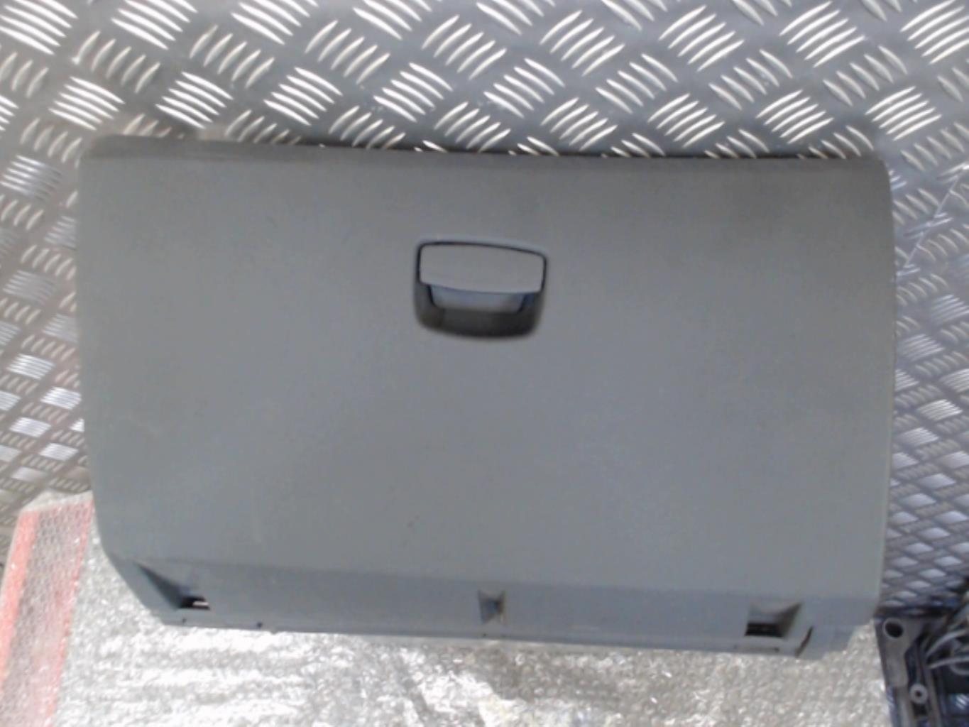 Boite a gants RENAULT LAGUNA 3 PHASE 2 Diesel - 1
