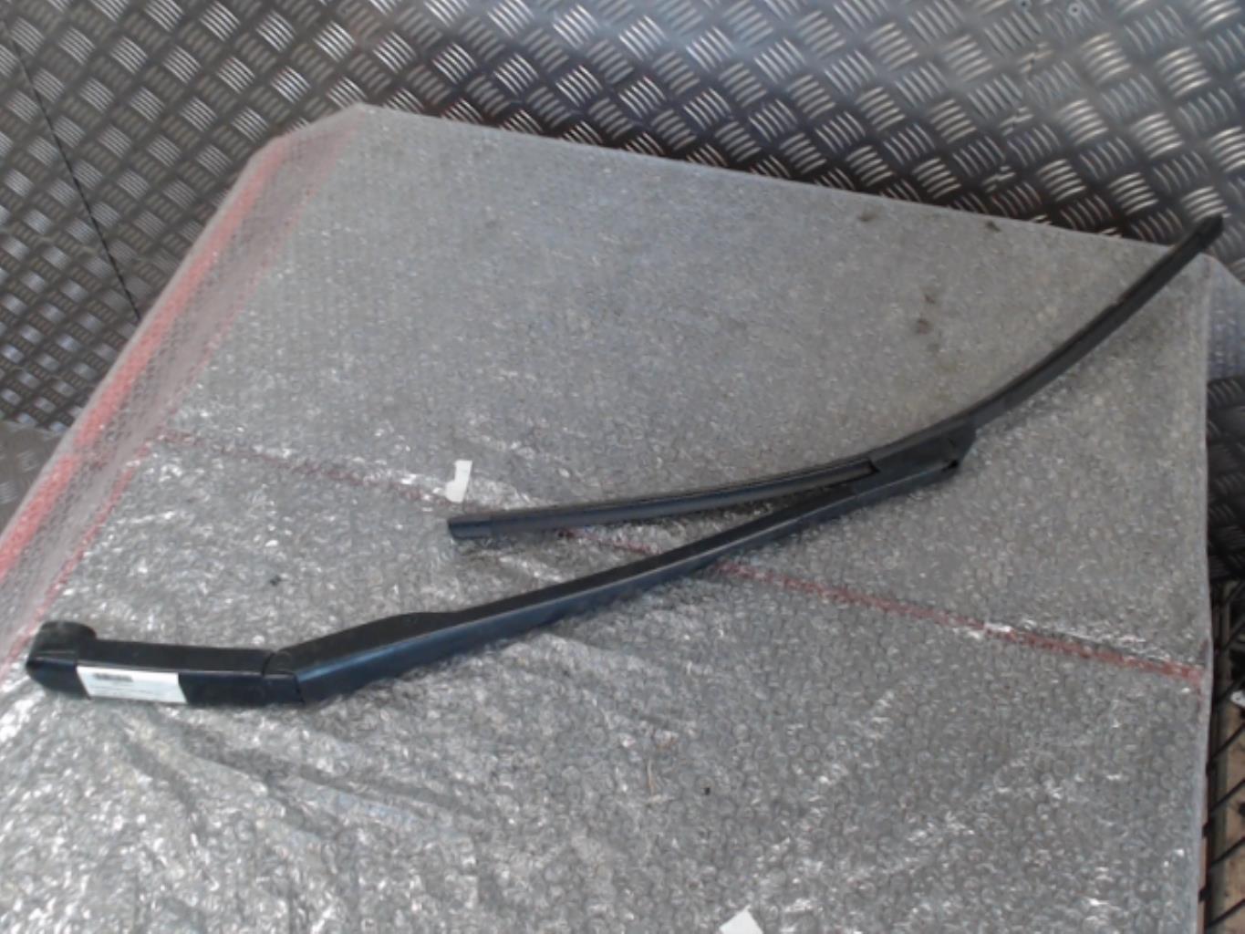 Braccio tergicristallo anteriore sinistro HONDA CIVIC 7 PHASE 1 Diésel - 1