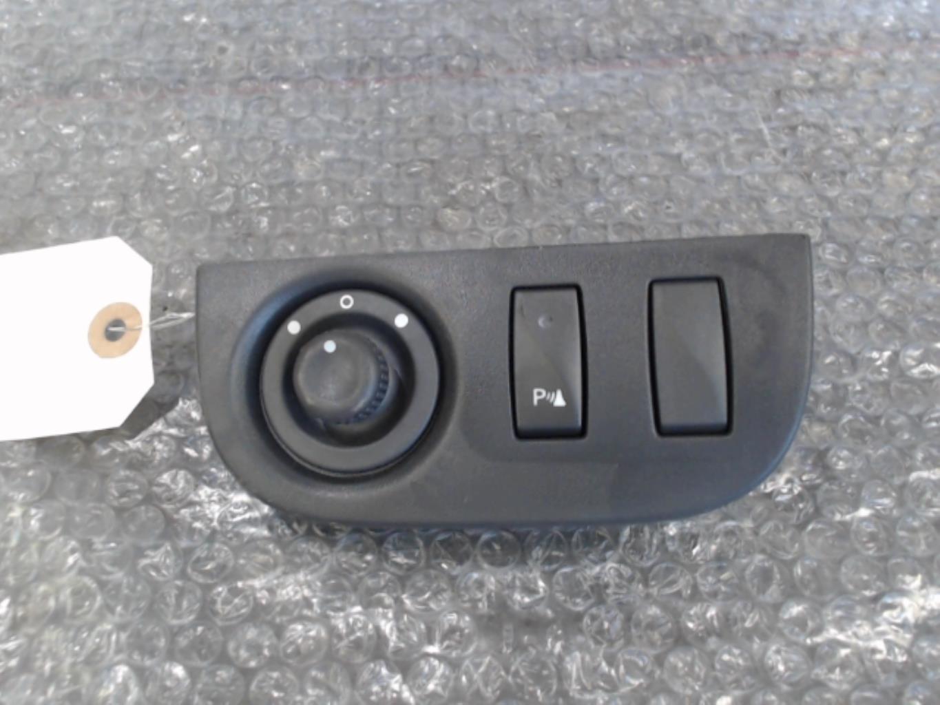 Commande retroviseurs DACIA SANDERO 2 PHASE 2 Diesel - 1