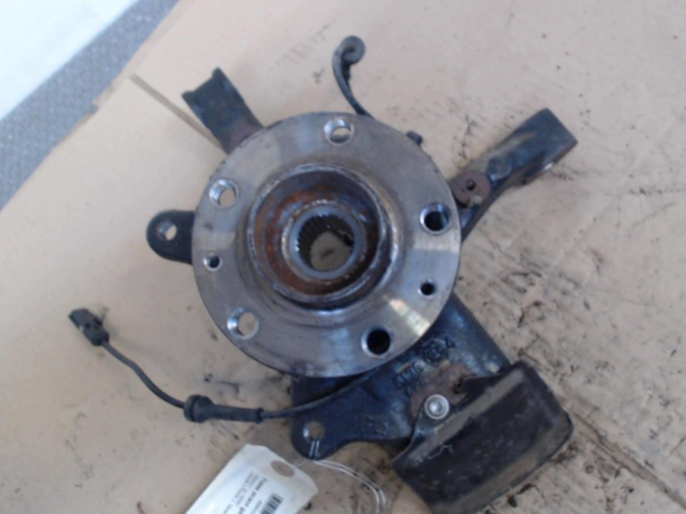 Fusee avant gauche RENAULT LAGUNA 3 PHASE 2 Diesel - 1
