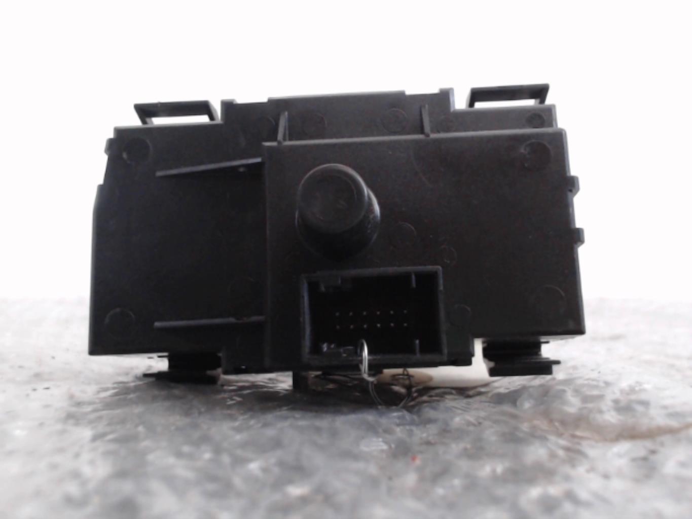 Commande de phare BMW SERIE 1 E81 Diesel - 1